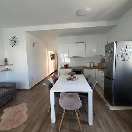 Ozana Apartment *